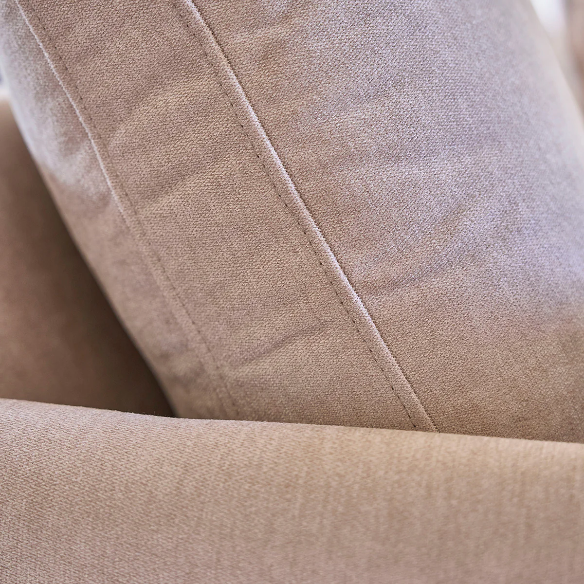 Canapé droit 3 places en bois massif et velours beige chiné - Image 7