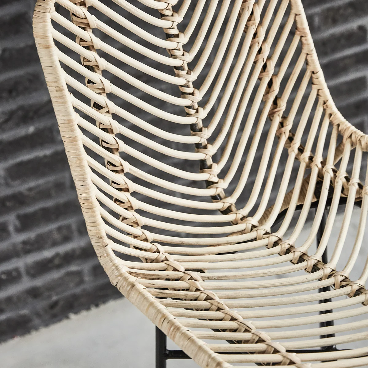 Lot de 2 tabourets de bar en rotin et métal - Image 3