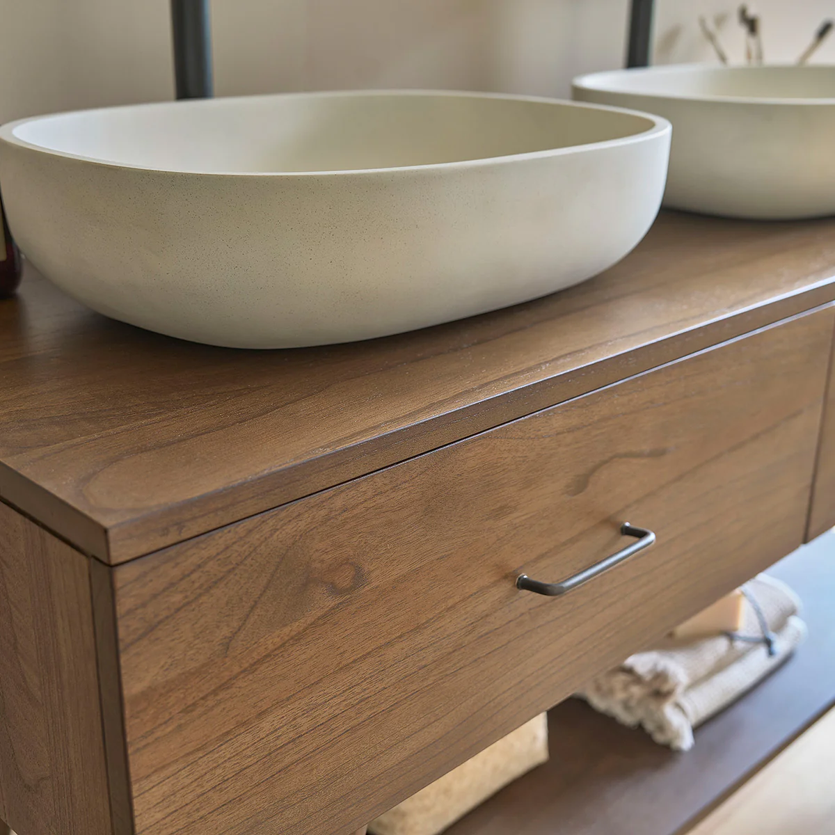 Meuble de salle de bain en mindi massif 135 cm - Image 4