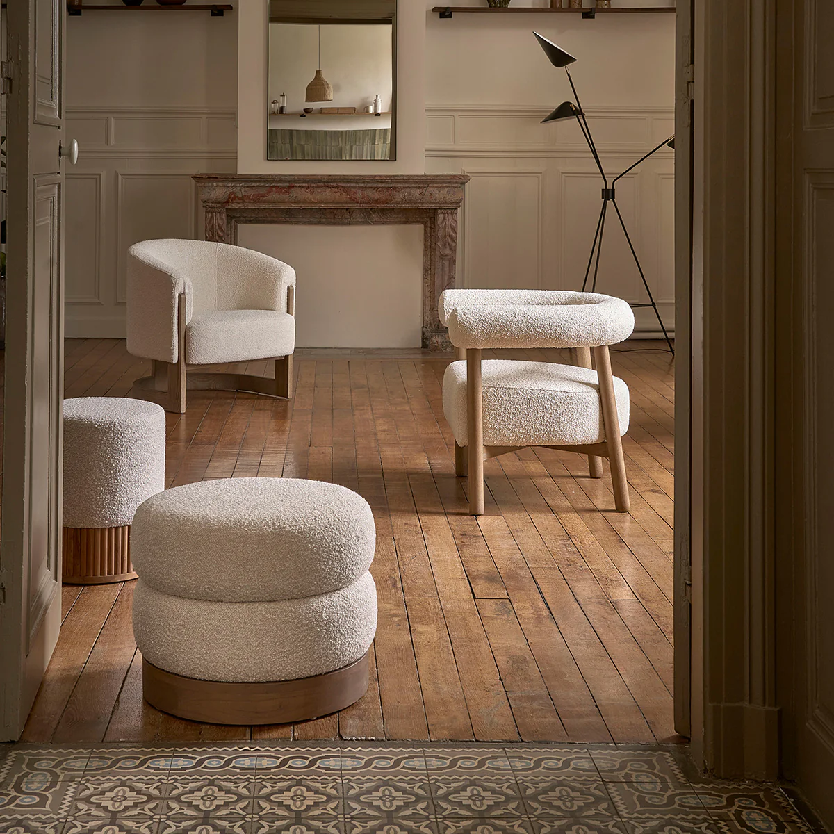 Pouf en mindi massif et tissu bouclette blanc Ø55 cm - Image 5