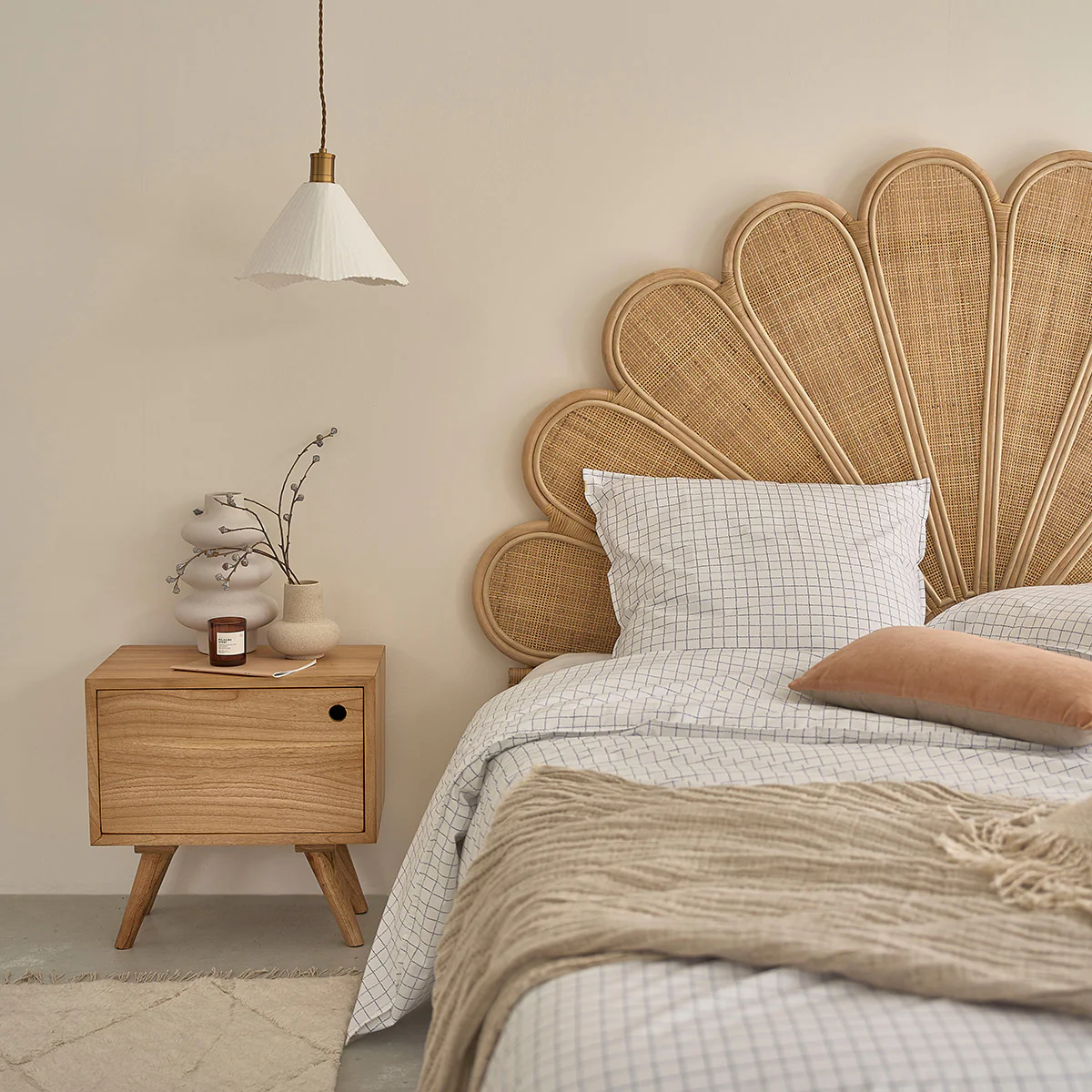 Table de chevet en mindi massif 50 cm - Image 7